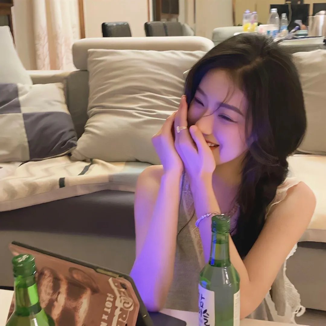 沙滩上的夏娃